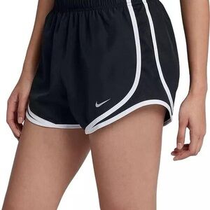 Never worn Nike drifit running shorts